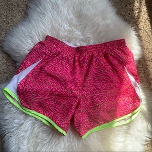 Nike Youth Bright Pink Shorts Sz XL